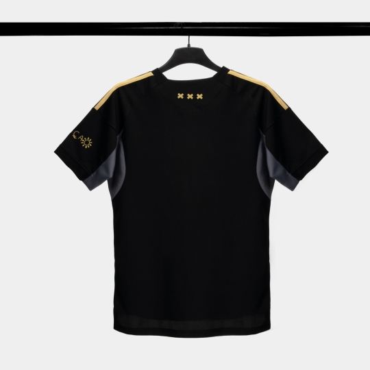 Strivend Ajax đen SS26