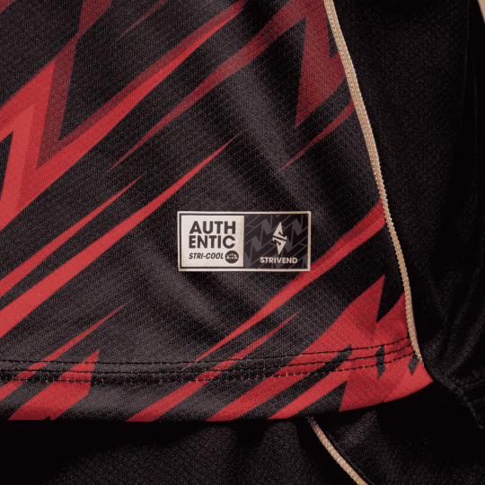 Bộ Quần Áo Bóng Đá Strivend V8 Đen