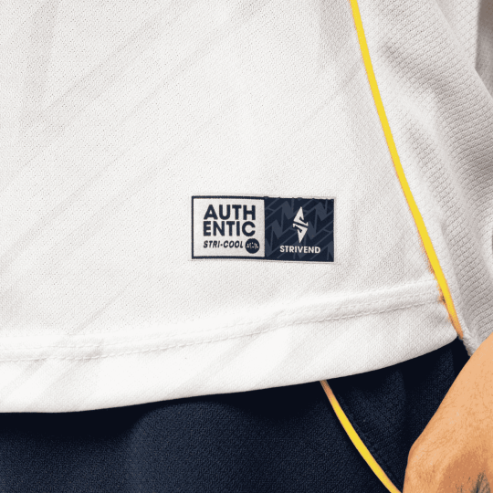 Bộ Quần Áo Bóng Đá Strivend V8 Trắng Vàng