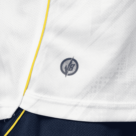 Bộ Quần Áo Bóng Đá Strivend V8 Trắng Vàng